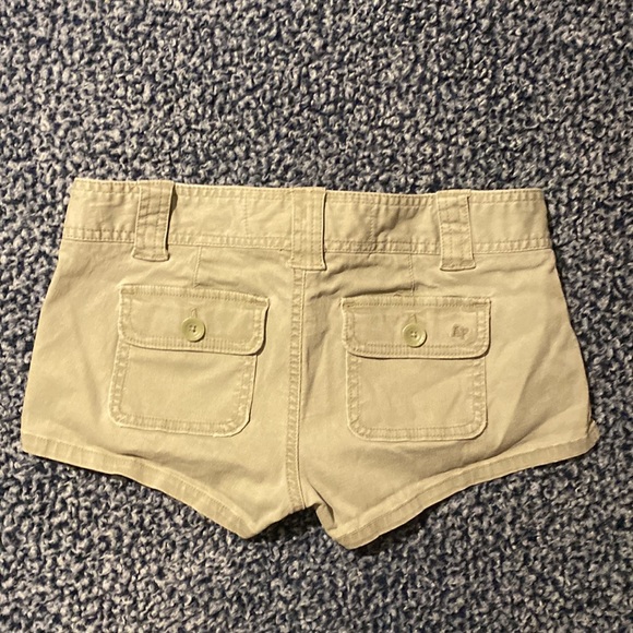 Women’s Shorts - Picture 3 of 3